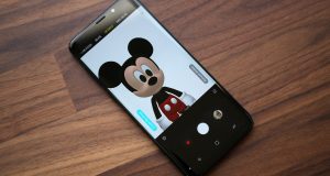 Mickey Mouse and Minnie Mouse AR Emoji
